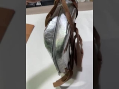 Βιώσιμο Eco Bagpack Βιοδιασπώμενο Χρυσό Ασημένιο Επαναχρησιμοποιήσιμο Πλέσιμο Χαρτί Kraft Backpack In Stree